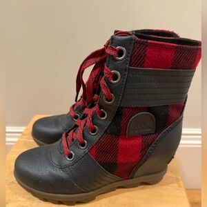 Sorel Lexie Wedge Waterproof Boots Youth Girls size 3 Women’s - Like new!